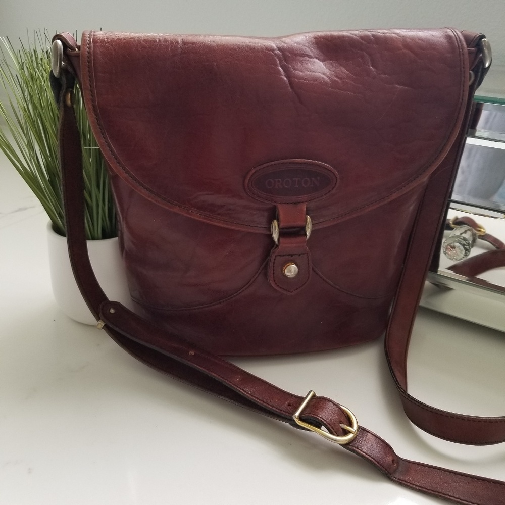 Oroton Handbag/Crossbody bag
